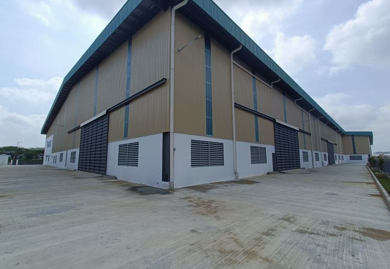 West Port, Pulau Indah