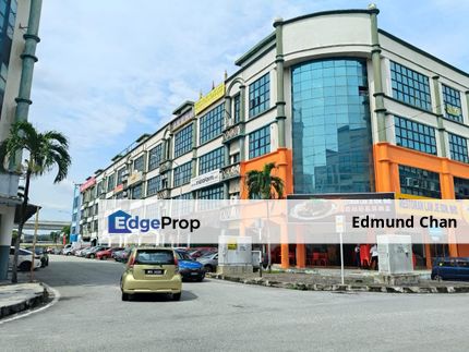 Serdang Perdana Office with lift, partly furnish with rooms, Selangor, Seri Kembangan