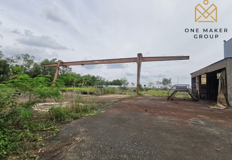 Gelang Patah Warehouse with 10 units Crane and 3 sty Office Building