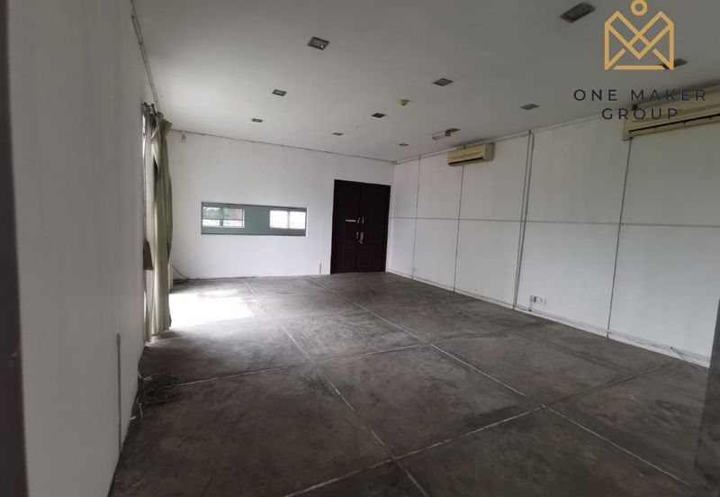 Gelang Patah Warehouse with 10 units Crane and 3 sty Office Building