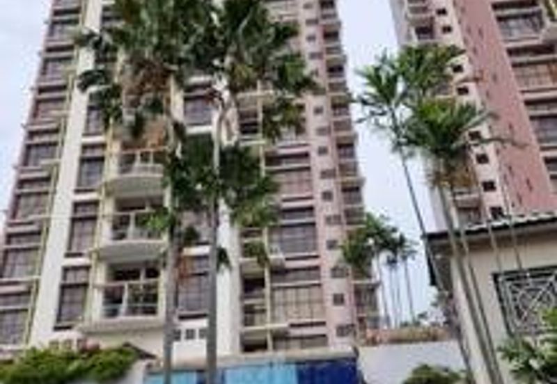 CONDOMINIUM GOLDEN COAST (PANTAI MAS)