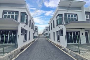 [ RUMAH BARU ] - 2 Storey HOUSE ( 22' x 70' ft ) Durian Tunggal MELAKA 2023