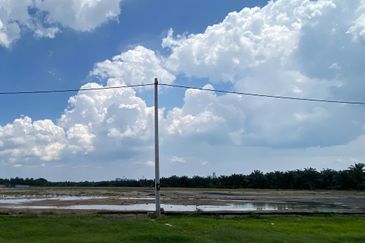 INDUSTRIAL ZONING LAND - FREEHOLD 