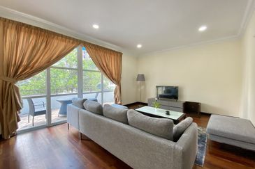 Kiara Peak (Puncak Kiara)