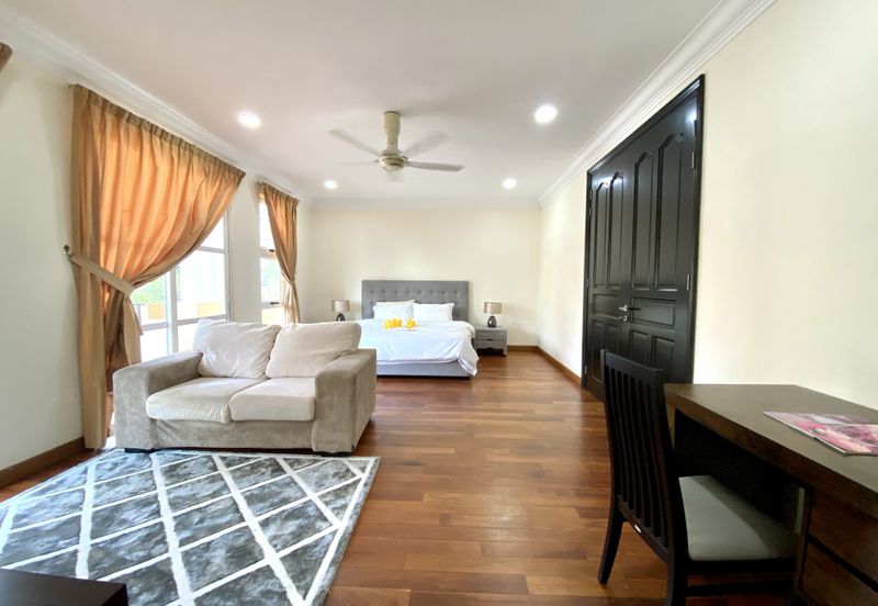 Kiara Peak (Puncak Kiara)