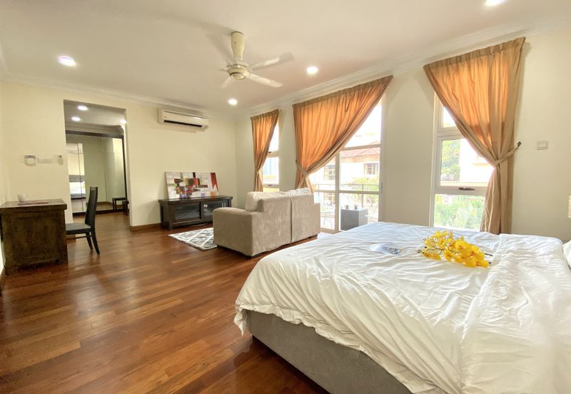 Kiara Peak (Puncak Kiara)