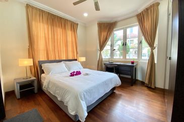 Kiara Peak (Puncak Kiara)