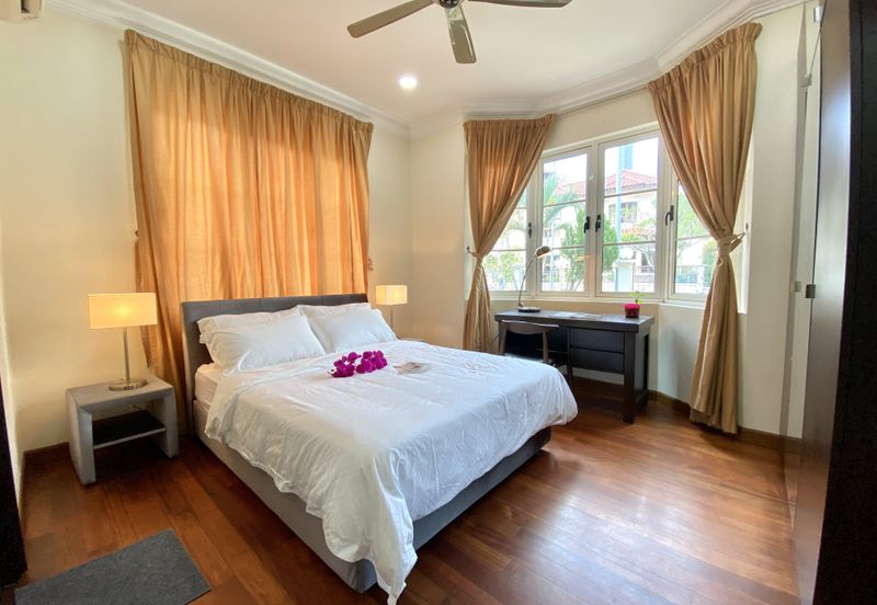 Kiara Peak (Puncak Kiara)