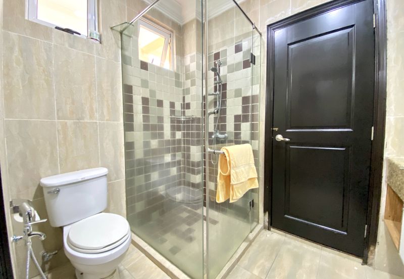 Kiara Peak (Puncak Kiara)