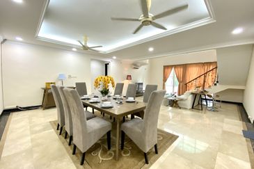 Kiara Peak (Puncak Kiara)