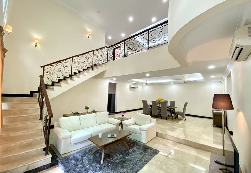 Kiara Peak (Puncak Kiara)