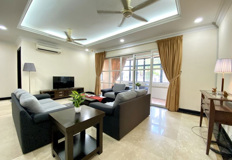 Kiara Peak (Puncak Kiara)