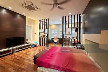 Rafflesia @ The Hill