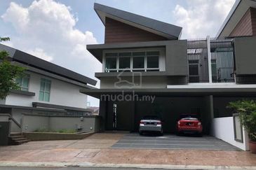 Rafflesia @ The Hill