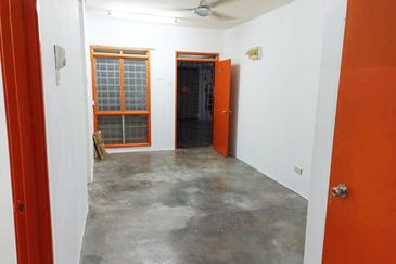 [ Sell Cheap, Good Investment Rental up to RM800-RM950 ] Pangsapuri Enggang with lift, Bandar Kinrara, Bukit Jalil near Pavillion, Taman Puncak Jalil