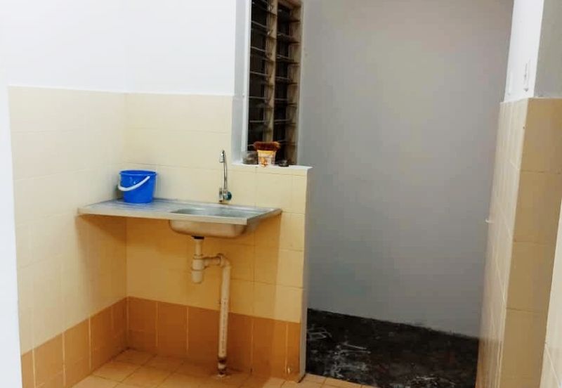 [ Sell Cheap, Good Investment Rental up to RM800-RM950 ] Pangsapuri Enggang with lift, Bandar Kinrara, Bukit Jalil near Pavillion, Taman Puncak Jalil