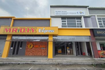 New Launching Single & 2-Storey Shop Lot Bandar Mahkota Banting near Dengkil, Jenjarom, Kuala Langat, BANTING, Mr.DIY, 99 speedmart, kk mart