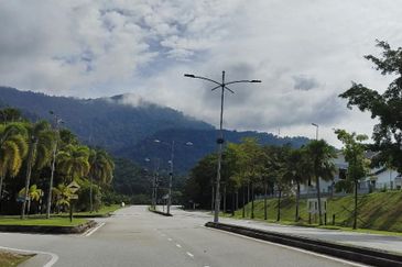 Lake View Freehold Bungalow Land For Sale