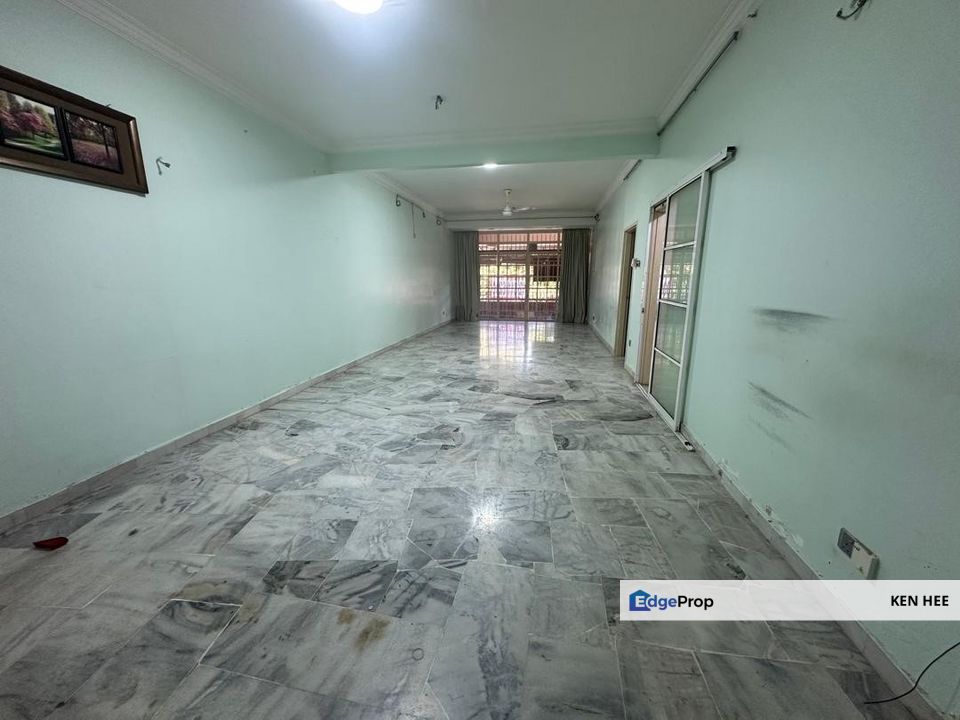 Excelsa Apartment @ Taman Universiti Indah Lower Ground Unit BIg Land, Selangor, Seri Kembangan