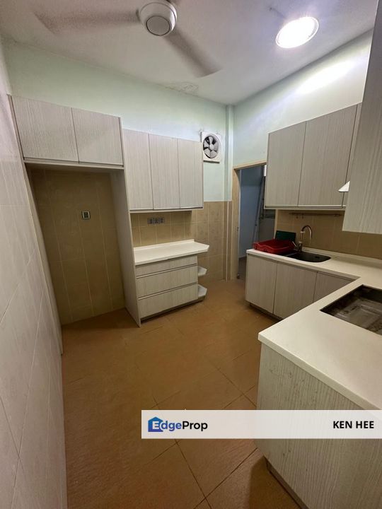 Excelsa Apartment @ Taman Universiti Indah Lower Ground Unit BIg Land, Selangor, Seri Kembangan