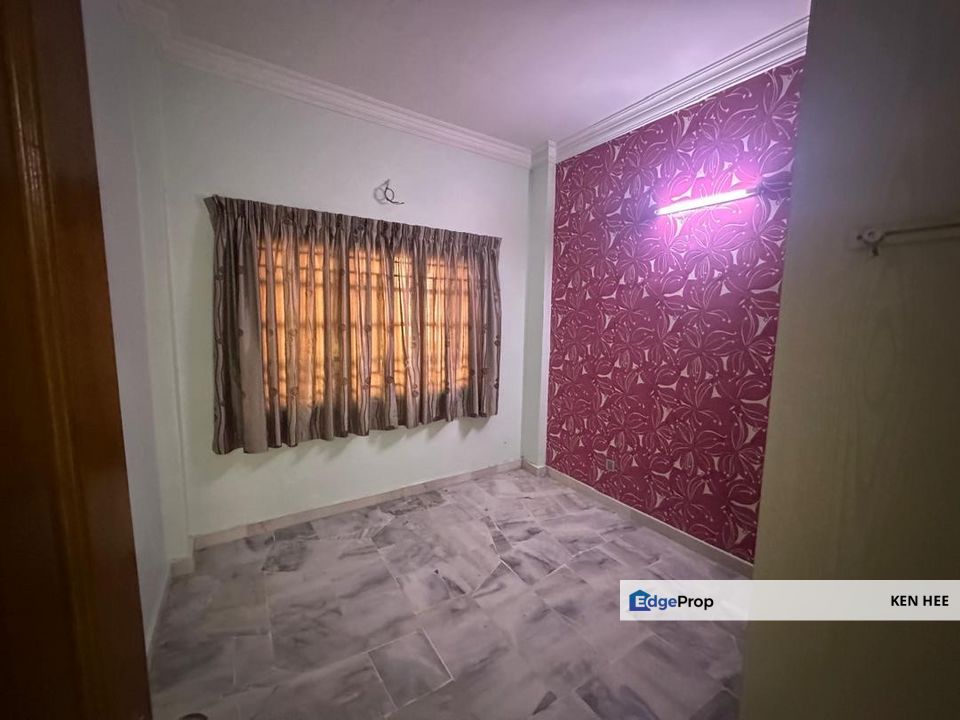 Excelsa Apartment @ Taman Universiti Indah Lower Ground Unit BIg Land, Selangor, Seri Kembangan
