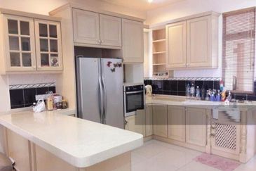 Jalan Anggerik Eria 31/111A