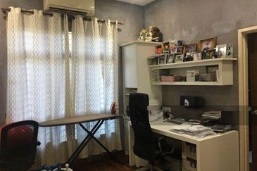 Jalan Anggerik Eria 31/111A