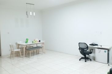 Opposite No house, Easy Parking, 24x75sf, Basic unit, Unfurnished