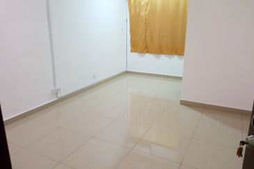 Opposite No house, Easy Parking, 24x75sf, Basic unit, Unfurnished