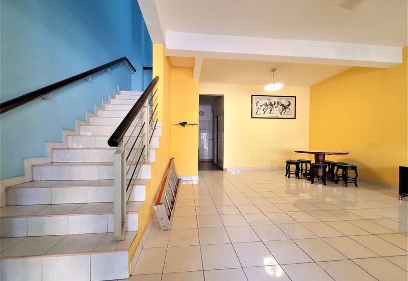 20x70sf, Nice Renovated, Kitchen fully extended, Gated Guarded