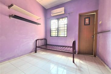 20x70sf, Nice Renovated, Kitchen fully extended, Gated Guarded