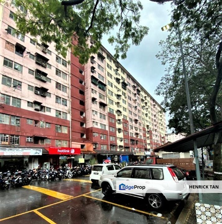 Non Bumi lot, With strata title, 6 min to Sunway Pyramid, KTM Station, Selangor, Petaling Jaya