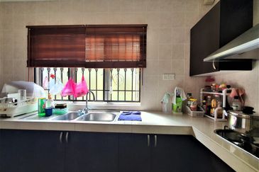 Double Storey CORNER LOT (50x75 sqft ), Nice Renovated 