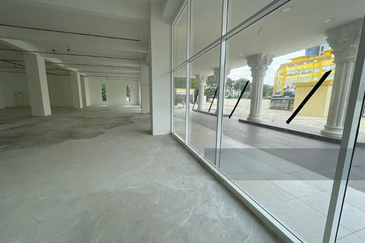 Taipan Business Centre, USJ 10