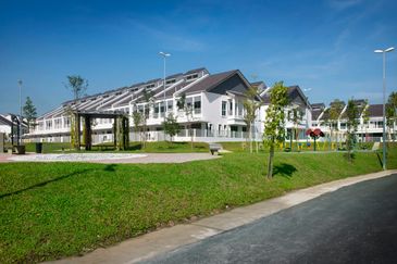 Perennia, Bandar Rimbayu, Land Size 22x80, Build 2260sqft, Gated Guarded, Next to CLUB HOUSE