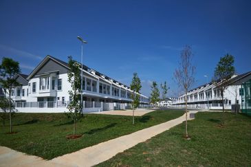 Perennia, Bandar Rimbayu, Land Size 22x80, Build 2260sqft, Gated Guarded, Next to CLUB HOUSE