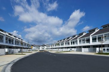 Perennia, Bandar Rimbayu, Land Size 22x80, Build 2260sqft, Gated Guarded, Next to CLUB HOUSE