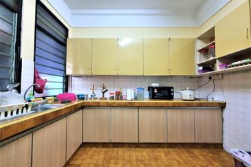 SS5, Kelana Jaya, Double Storey CORNER LOT, Land size: 3724sqft