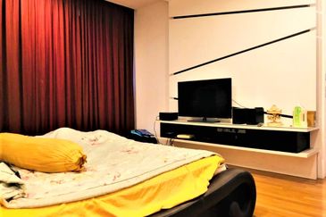 3storey Terrance House, 22x75sqft, Nice Fully Renovated, Gated Guarded