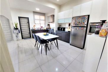 Indah Residences Kemuning Utama, Double Storey CORNER LOT 44x70sqft, RENOVATED HOUSE