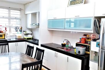 Indah Residences Kemuning Utama, Double Storey CORNER LOT 35x70sqft, RENOVATED HOUSE