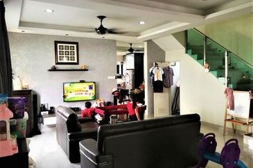 Damai Residences, Double Storey END LOT With 5 feet Land, 27x70sqft, Fully Extended 1st and 2nd floor