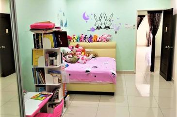 Damai Residences, Double Storey END LOT With 5 feet Land, 27x70sqft, Fully Extended 1st and 2nd floor