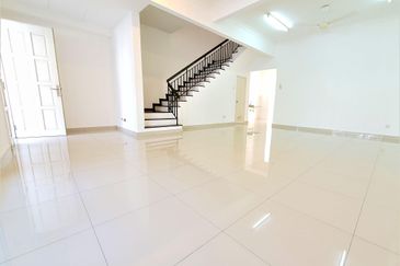 Indah Residence Kemuning Utama, Double Storey CORNER LOT (10 feet land) 32x70sqft, Gated Guarded