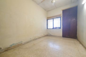 Single Storey House, 20x80sqft