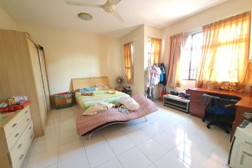 Kemuning Bayu, Double Storey House, 22x75sqft, Back Kitchen Fully Extended, Gated Guarded