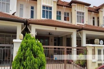 Kemuning Bayu, Double Storey House, 22x75sqft, Back Kitchen Fully Extended, Gated Guarded