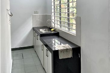 Anggerik Eria, 22x75sqft, Kitchen fully extended, Gated Guarded