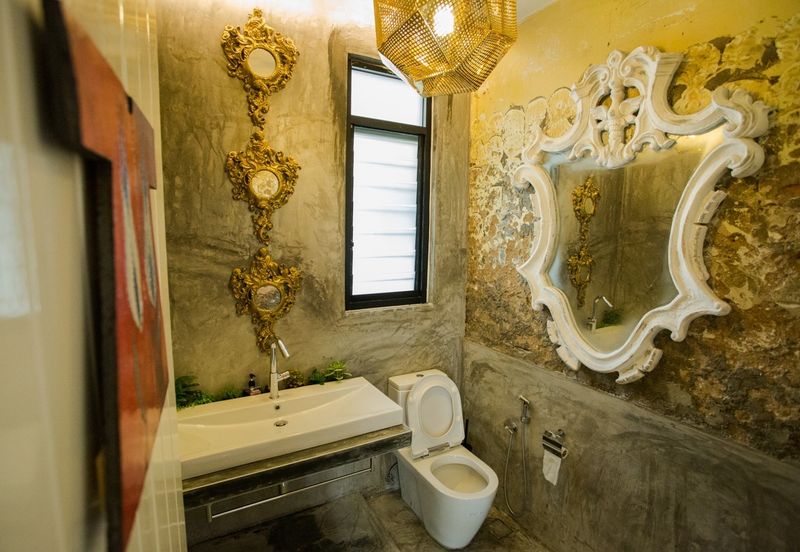 Double Storey Bungalow, Fully Renovated, Move In Condition, 10,000sqft