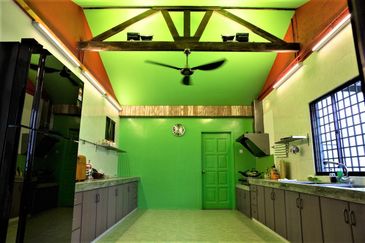 Double Storey Bungalow, Fully Renovated, Move In Condition, 10,000sqft